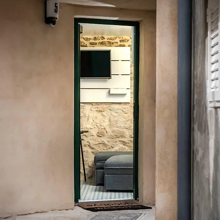 Apartment No.5 Luxury