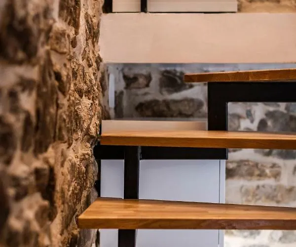 No.5 Luxury ספליט