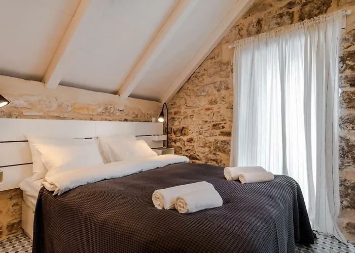 No.5 Luxury ספליט